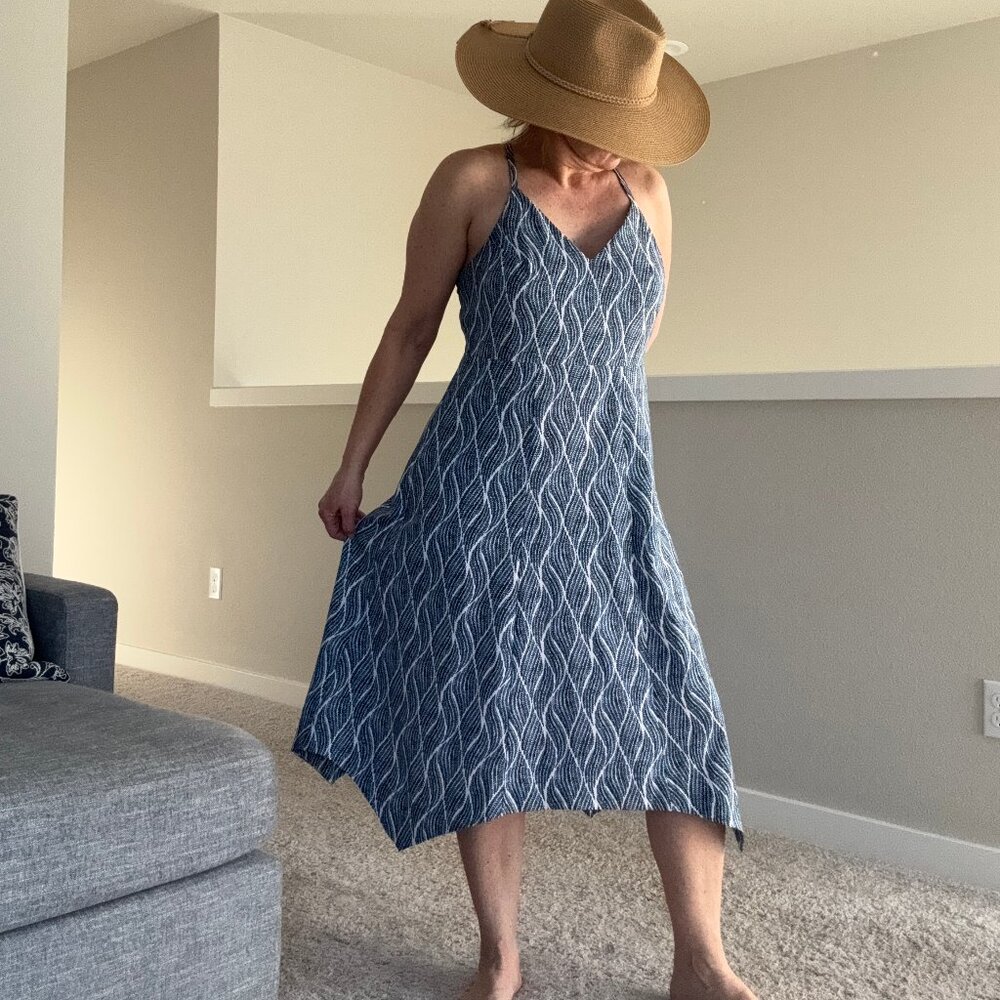 Quick Dry Asymmetrical Hem Midi Dress